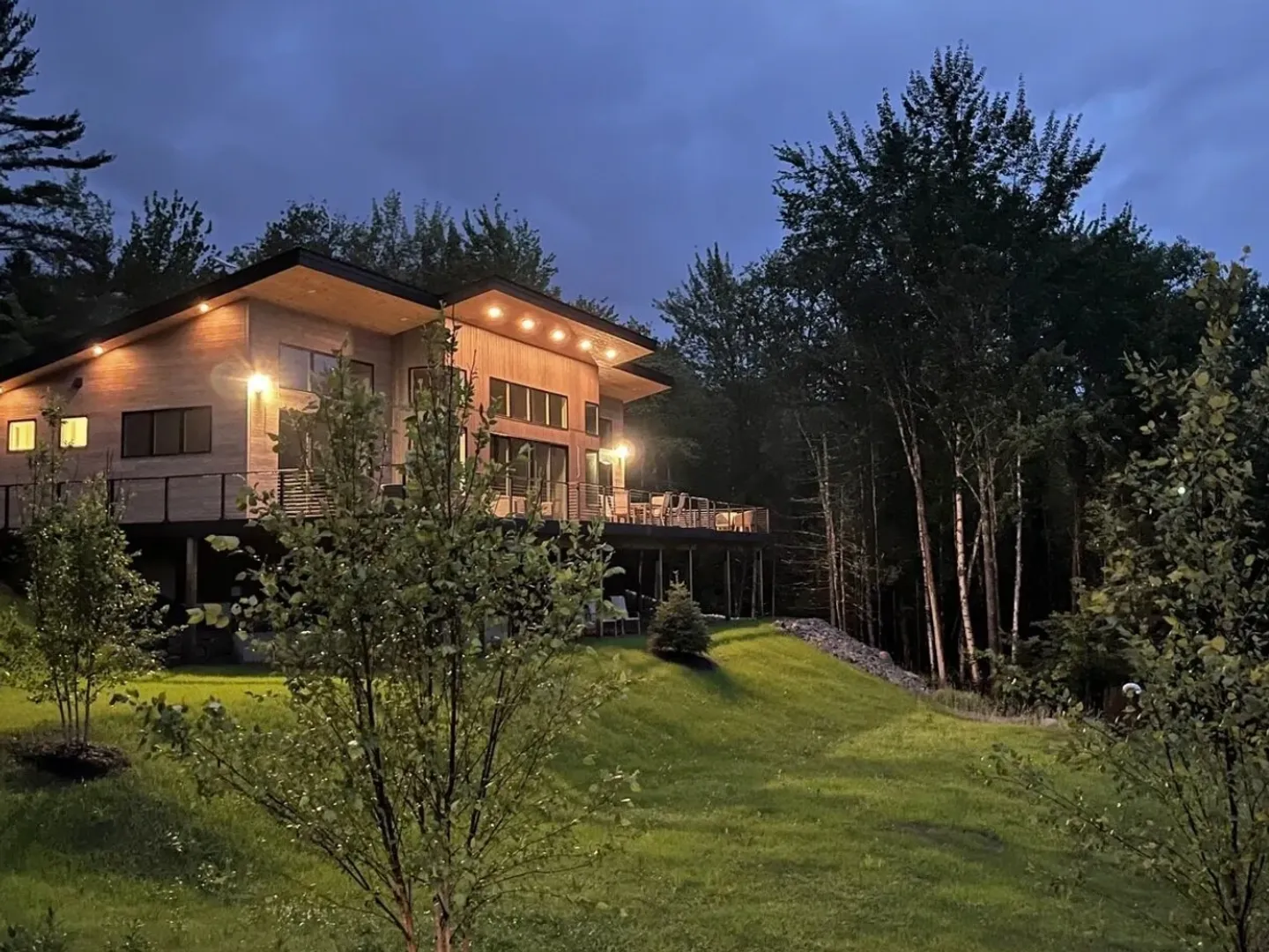 Maple Lodge rear deck with White Mountain panoramic views